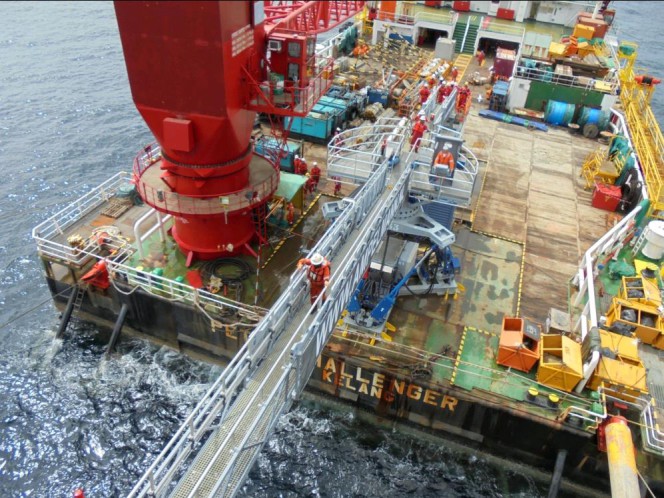 Ampelmann’s Gangway Defying Monsoons in Malaysia
