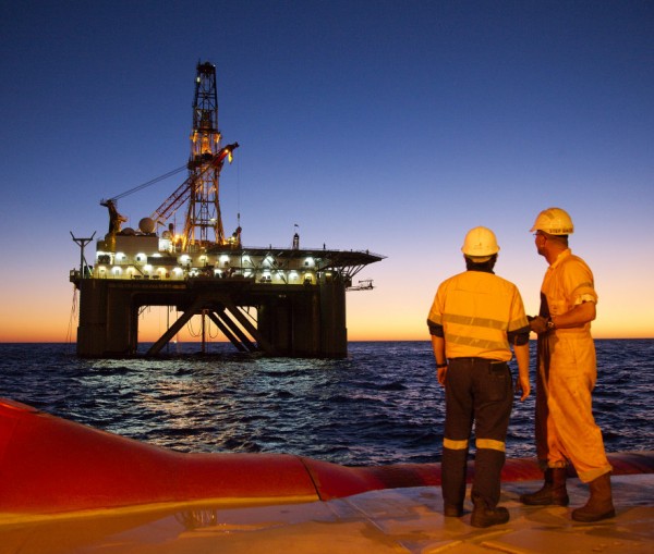 Moody’s Downgrades Japanese Oil and Gas Giants