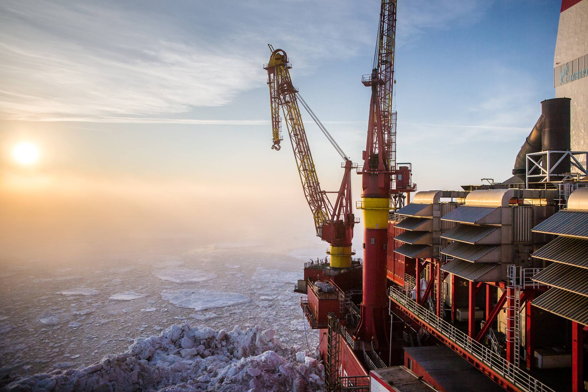 Russia Says Proposed Oil Output Freeze Should Last at Least a Year
